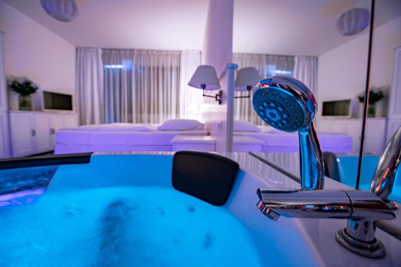 Apartament Rodzinny Beach Sauna&Jacuzzi Arka Medical Spa Kolberg Exterior foto