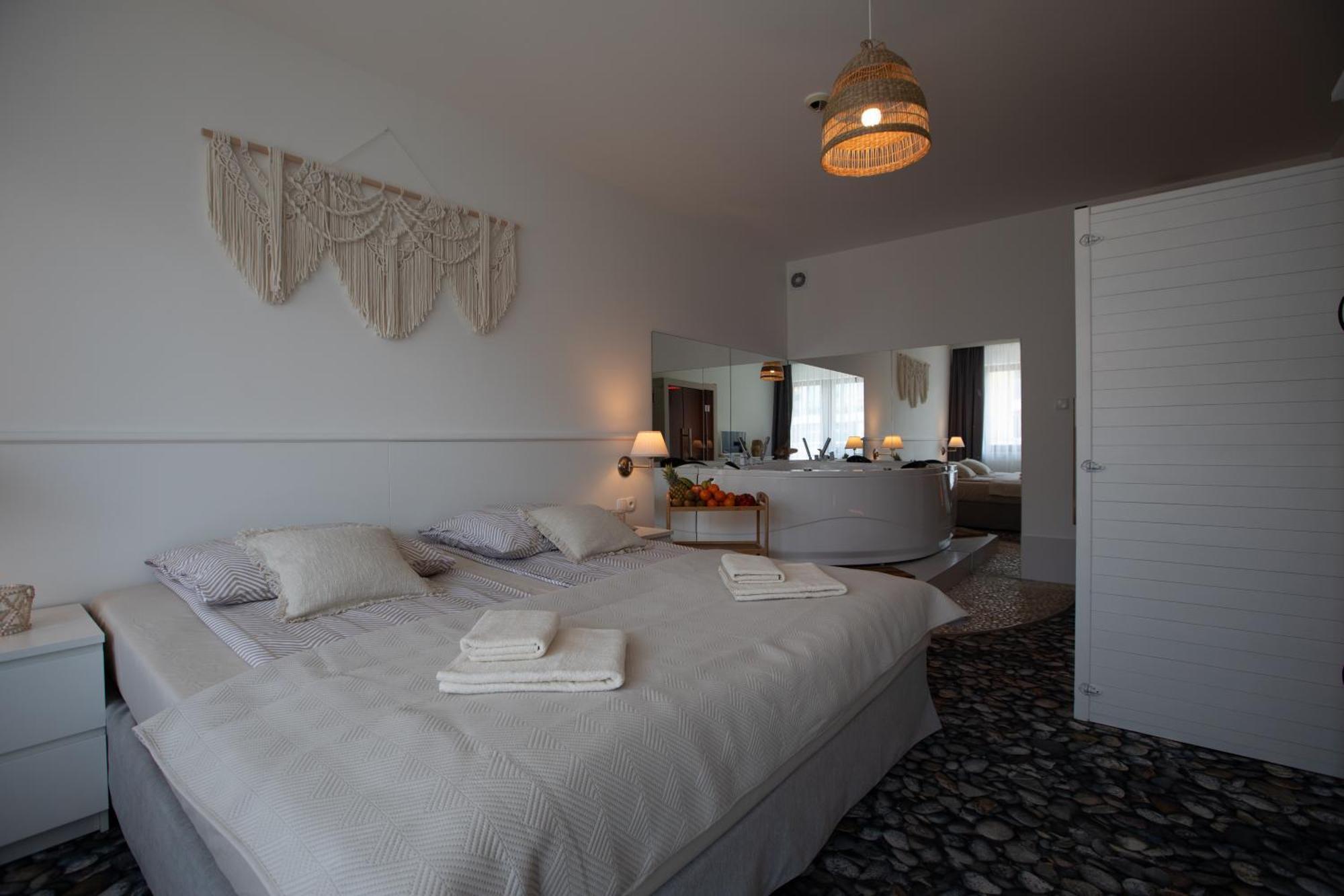 Apartament Rodzinny Beach Sauna&Jacuzzi Arka Medical Spa Kolberg Exterior foto